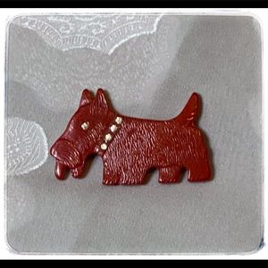 Vintage Bakelite Scottie Dog.